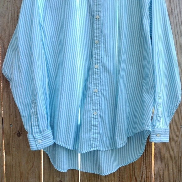 Levi's - Oversized Fit Striped Button Down Shirt - Picture 5 of 16